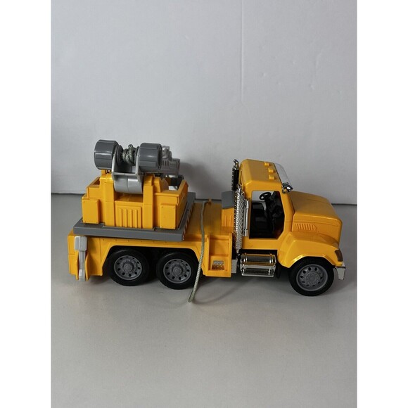 DRIVEN by Battat – 7" Micro Crane Yellow Truck Toy Kids - Picture 4 of 8